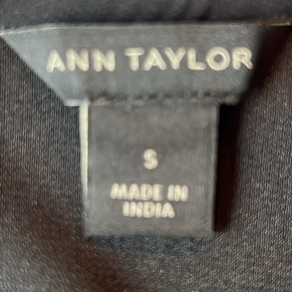 🖤GORGEOUS BLACK ANN TAYLOR TOP WITH SPARKLY RHINESTONES & BEADS. SIZE SMALL.💎 - Picture 12 of 14